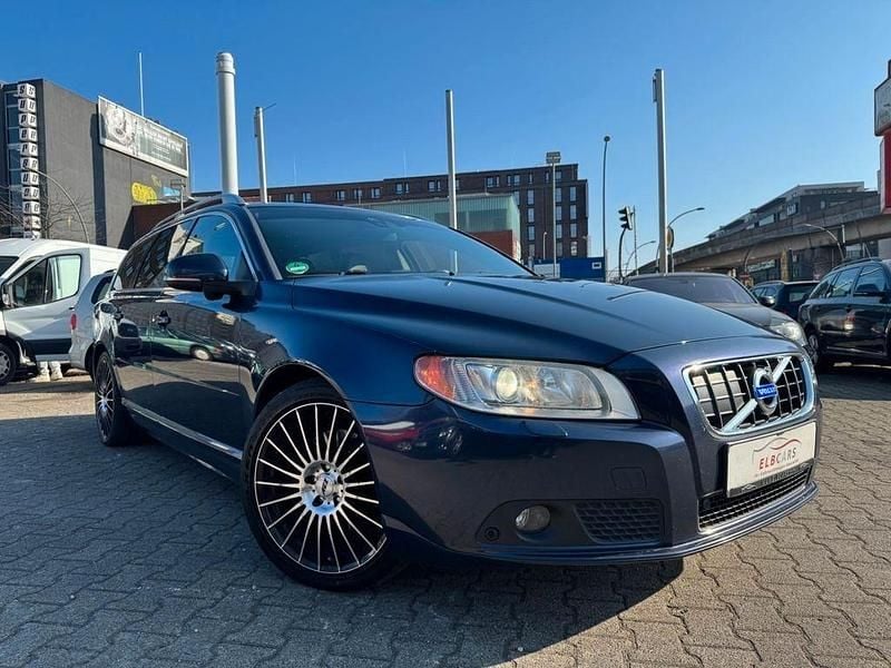 Gebraucht Volvo V70 Summum 215 PS (158 kW) 2012 Blau Kombi