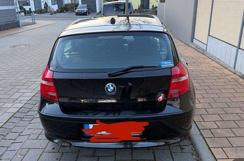 Schwarz Gebraucht 2011 BMW 118 Kleinwagen | 5.500 € (Guter Preis) - Bild 1/4