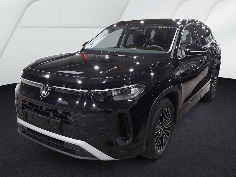 Gebraucht Cupra Leon 150 PS (110 kW) 2025 Midnight schwarz metallic Limousine