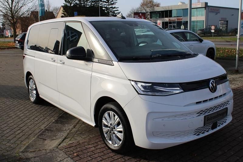 Gebraucht VW Multivan Basis 150 PS (110 kW) 2022 Weiß Van / Kleinbus
