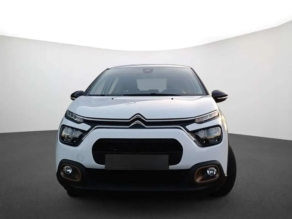Używany Citroën C3 82 KM (60 kW) 2023 Biały Hatchback
