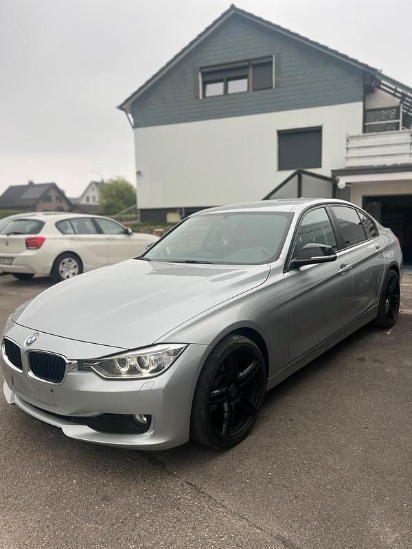 Gebraucht 2012 BMW 318 Limousine | 8.999 € (Fairer Preis) - Bild 1/4