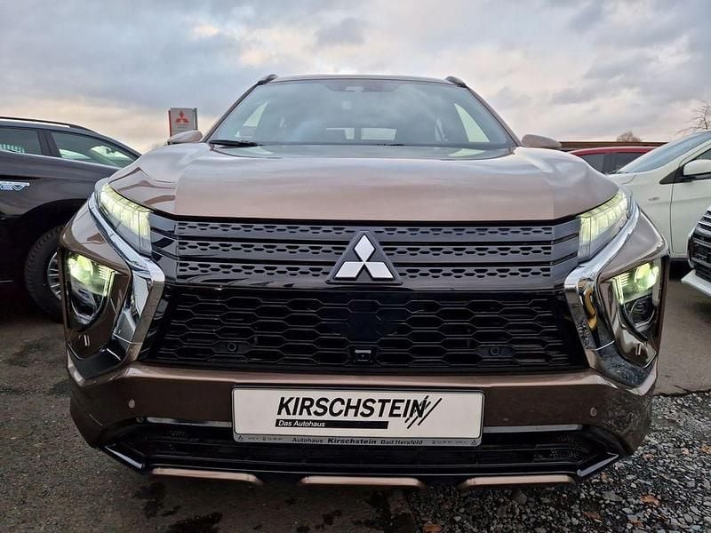 Gebraucht Mitsubishi Eclipse Cross Select 188 PS (138 kW) 2024 Bronzebraun SUV