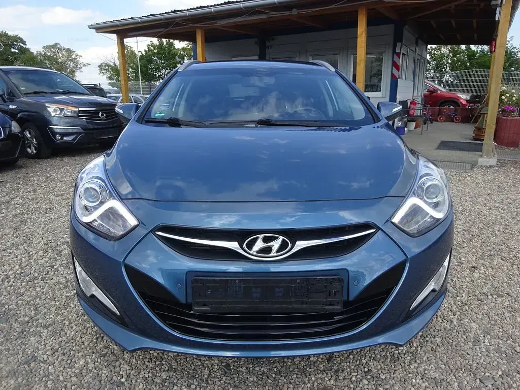 Gebraucht Hyundai i40 Style 177 PS (130 kW) 2012 Blau Kombi