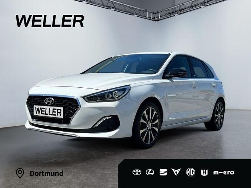 Weiss Gebraucht 2020 Hyundai i30 YES! Limousine | 17.290 € (Fairer Preis) - Bild 1/3