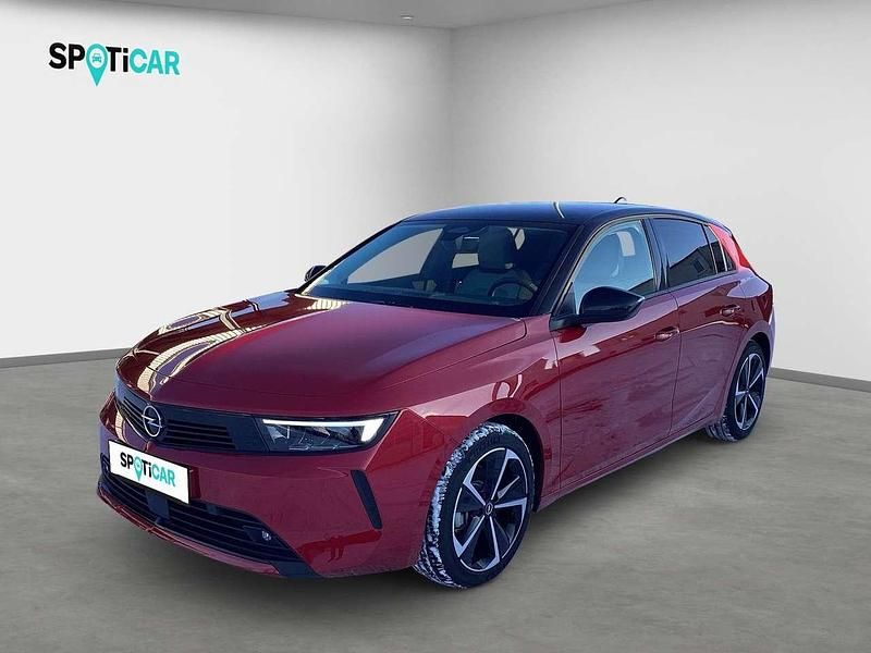 Peperoncino red metallic Gebraucht 2023 Opel Astra Elegance Limousine | 22.980 € (Teuer) - Bild 1/4