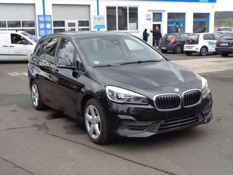 Gebraucht BMW 218 Gran Tourer Sport Line 150 PS (110 kW) 2022 Schwarz Van / Kleinbus