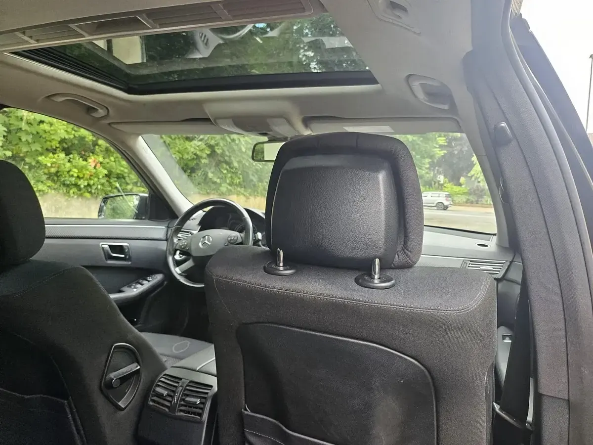 Gebraucht Mercedes E200 177 PS (130 kW) 2012 Schwarz Kombi