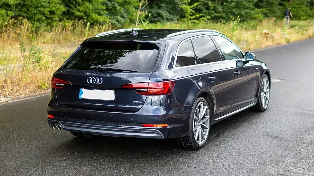 Gebraucht Audi A4 S-Line 272 PS (200 kW) 2018 Blau Limousine
