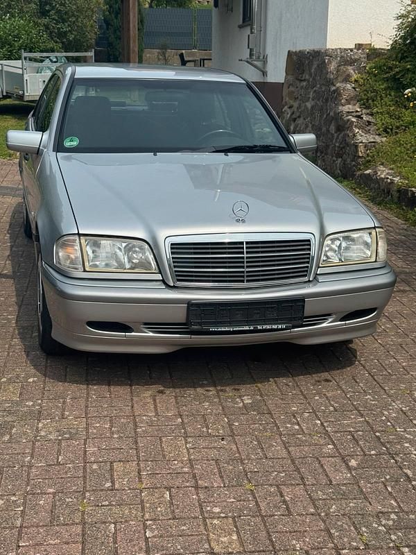 Silber Gebraucht 1999 Mercedes C180 Classic Limousine | 2.999 € (Fairer Preis) - Bild 1/4