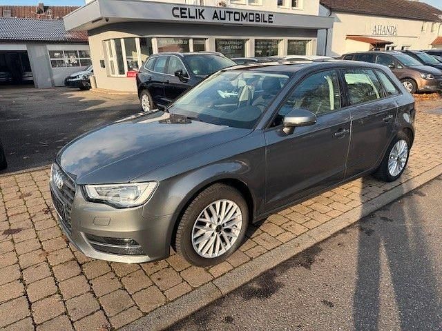Grau Gebraucht 2013 Audi A3 Ambition Limousine | 8.990 € (Fairer Preis) - Bild 1/4