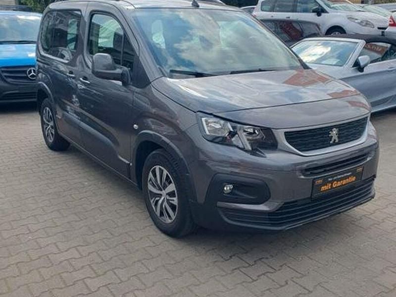 Grau Gebraucht 2019 Peugeot Rifter Active Van / Kleinbus | 19.700 € (Guter Preis) - Bild 1/4