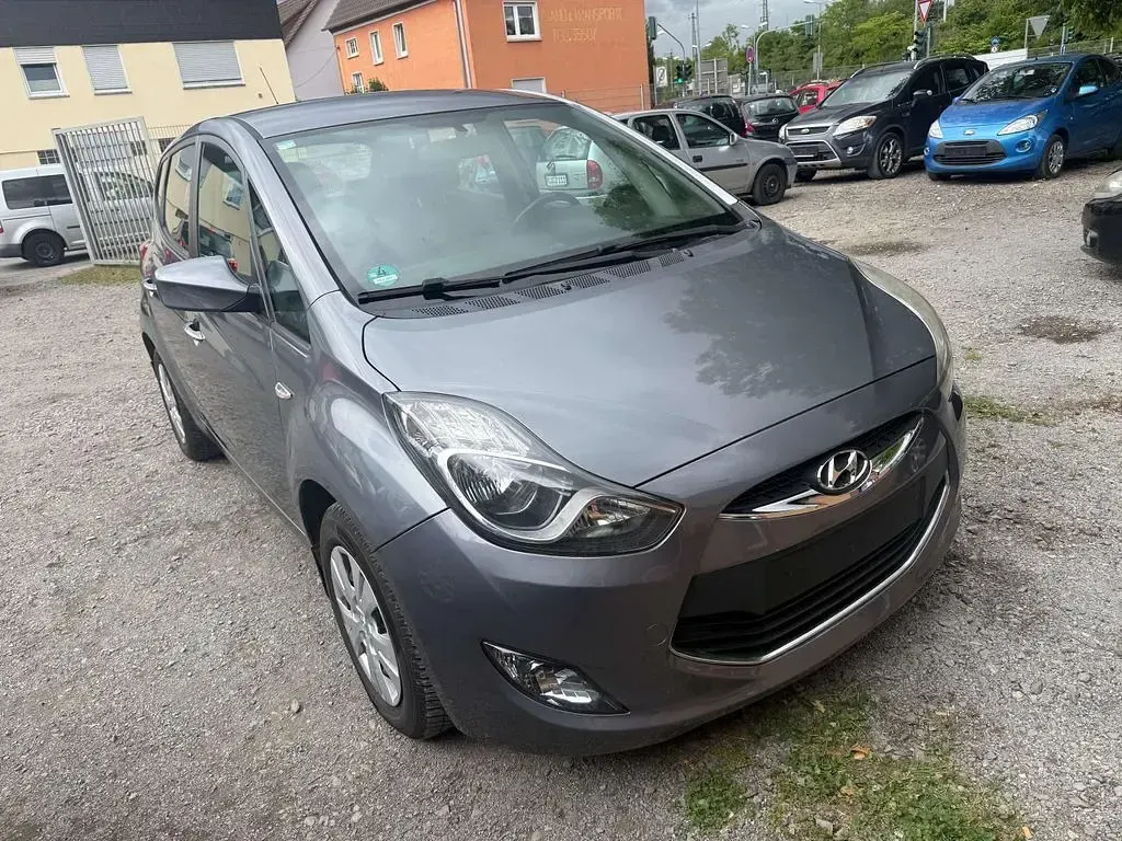 Gebraucht Hyundai ix20 Classic 90 PS (66 kW) 2015 Steel gray / met Kleinwagen
