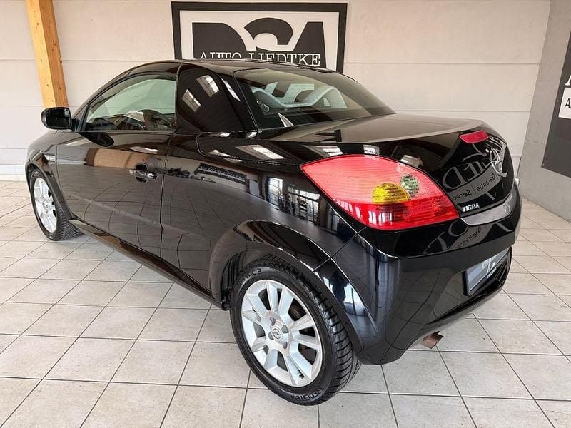 Gebraucht Opel Tigra Sport 90 PS (66 kW) 2007 Schwarz Cabrio