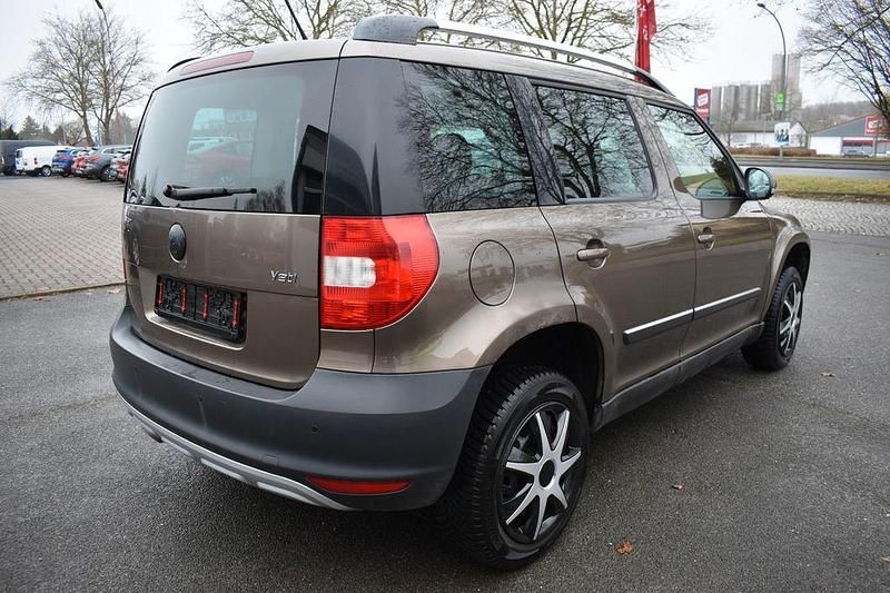Gebraucht Skoda Yeti Plus Edition 105 PS (77 kW) 2013 Braun SUV