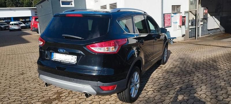Gebraucht Ford Kuga Trend 150 PS (110 kW) 2016 Schwarz SUV