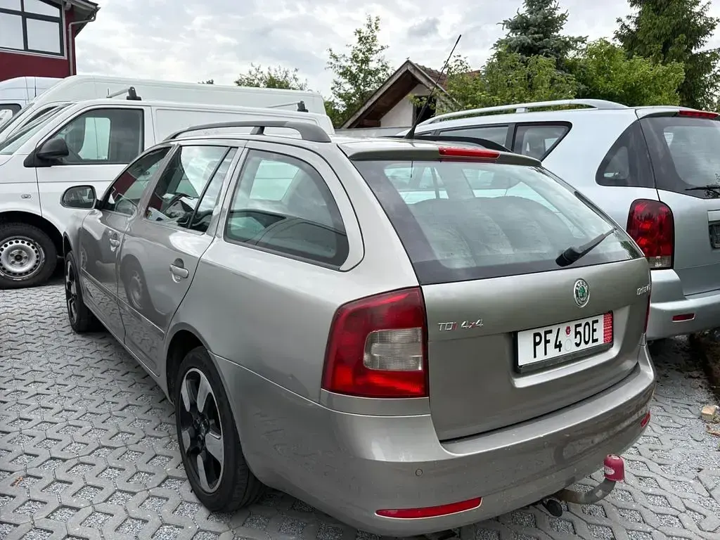 Gebraucht Skoda Octavia Impuls Edition 140 PS (102 kW) 2010 Beige Kombi
