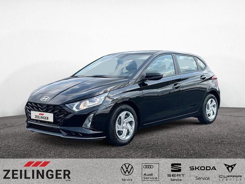 Schwarz Neu 2025 Hyundai i20 Comfort Limousine | 18.145 € (Superpreis) - Bild 1/4