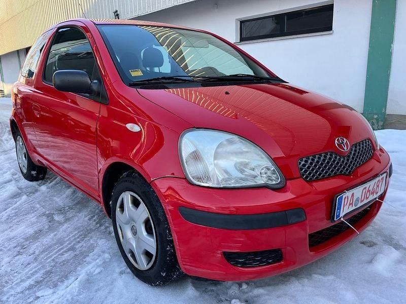 Rot Gebraucht 2005 Toyota Yaris Edition Limousine | 700 € (Superpreis) - Bild 1/4