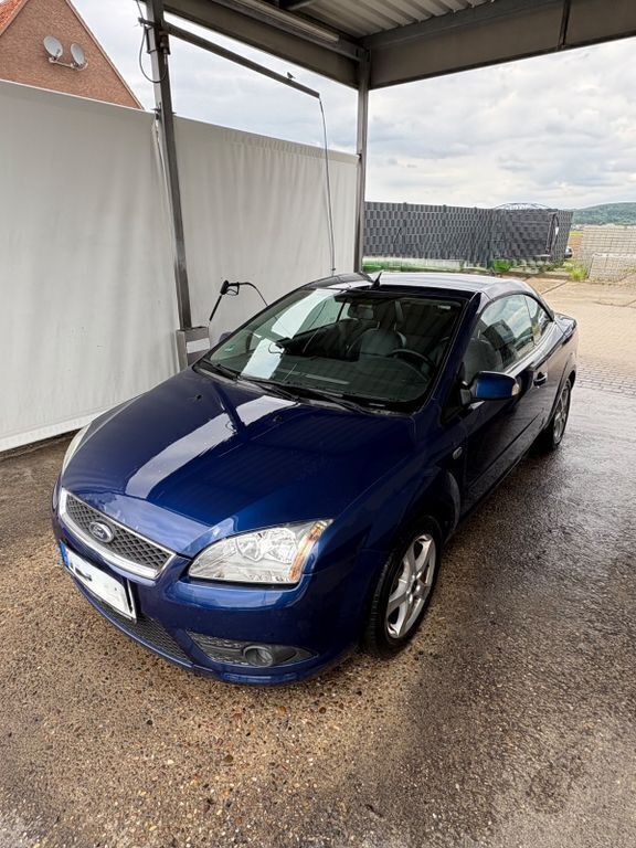 Schwarz Gebraucht 2007 Ford Focus Cabriolet Trend Cabrio | 2.100 € (Fairer Preis) - Bild 1/4