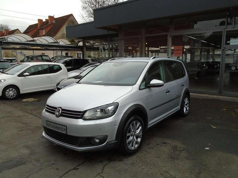 Silber Gebraucht 2015 VW Touran Cross Van / Kleinbus | 11.490 € (Fairer Preis) - Bild 1/4
