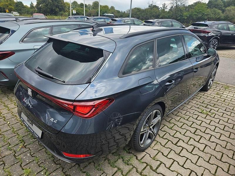 Gebraucht Seat Leon 4Drive 150 PS (110 kW) 2024 Grau Limousine