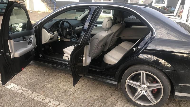 Gebraucht Mercedes C350 231 PS (169 kW) 2009 Schwarz Limousine