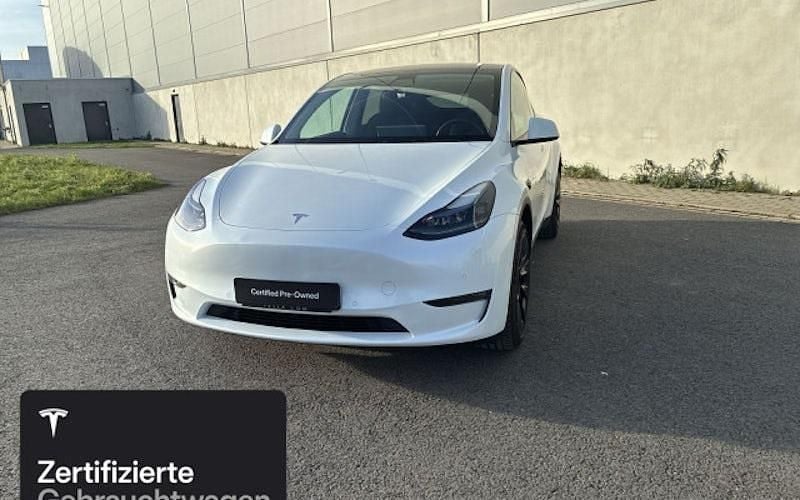 Weiß Gebraucht 2022 Tesla Model Y SUV | 32.100 € (Guter Preis) - Bild 1/4
