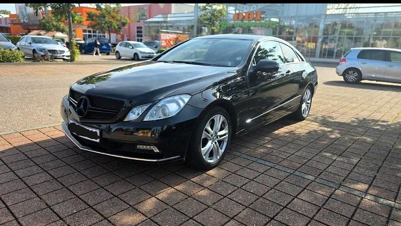 Gebraucht Mercedes 250 204 PS (150 kW) 2009 Schwarz Coupé