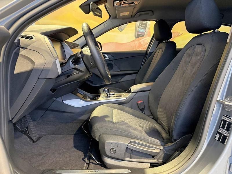 Gebraucht BMW 118 Advantage 136 PS (100 kW) 2023 Grau Kleinwagen