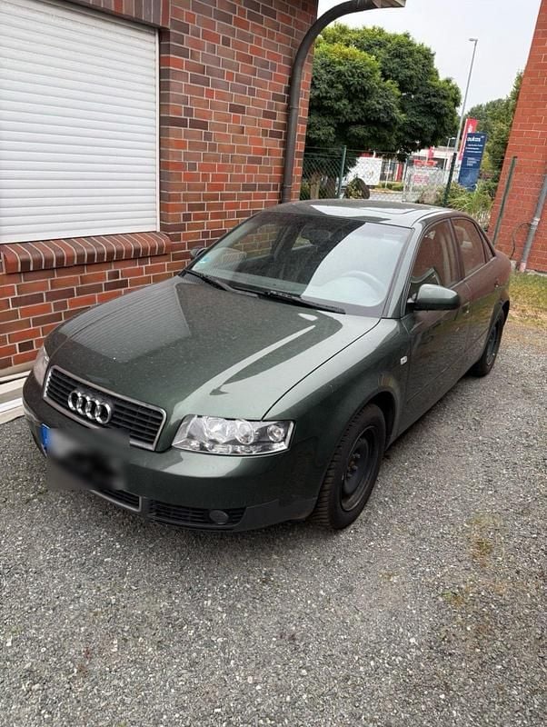 Grün Gebraucht 2001 Audi A4 Limousine | 2.500 € (Guter Preis) - Bild 1/4