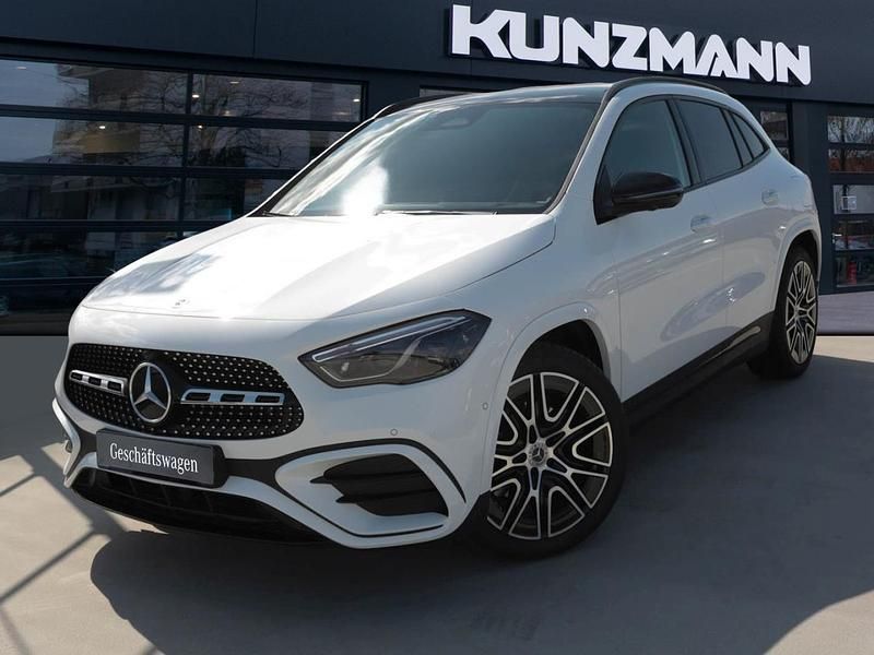 Kosmosschwarz metallic Gebraucht 2025 Mercedes GLA220 AMG SUV | 50.390 € (Guter Preis) - Bild 1/4