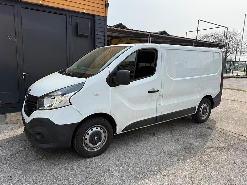 Gebraucht Renault Trafic 100 PS (73 kW) 2015 Weiß Van / Kleinbus