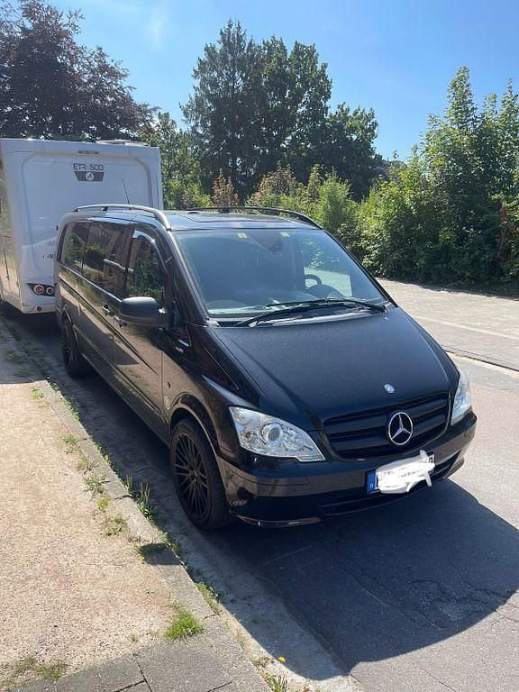 Schwarz Gebraucht 2010 Mercedes Vito Van / Kleinbus | 12.800 € (Etwas zu teuer) - Bild 1/4