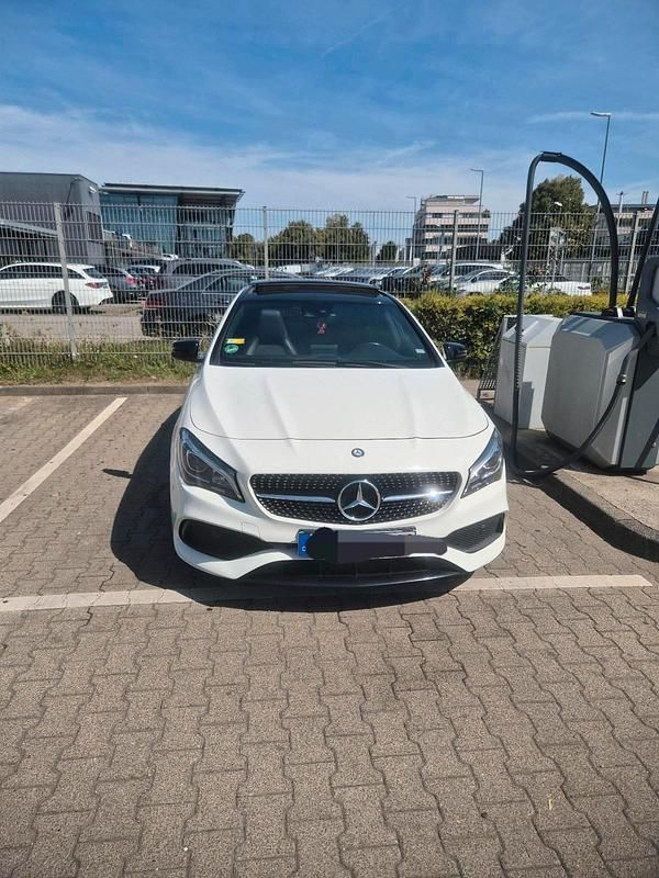 Weiß Gebraucht 2016 Mercedes CLA250 AMG Limousine | 18.500 € (Guter Preis) - Bild 1/4