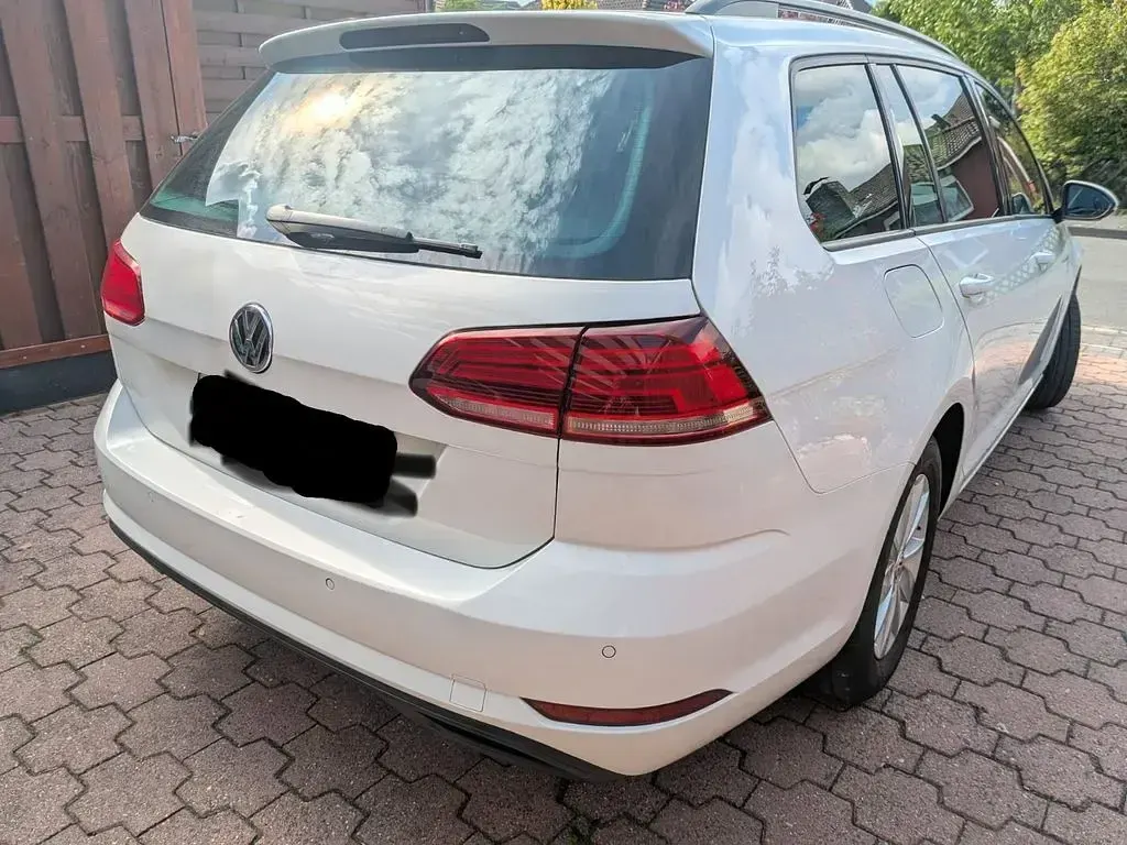Gebraucht VW Golf VII 125 PS (91 kW) 2018 Weiß Kombi