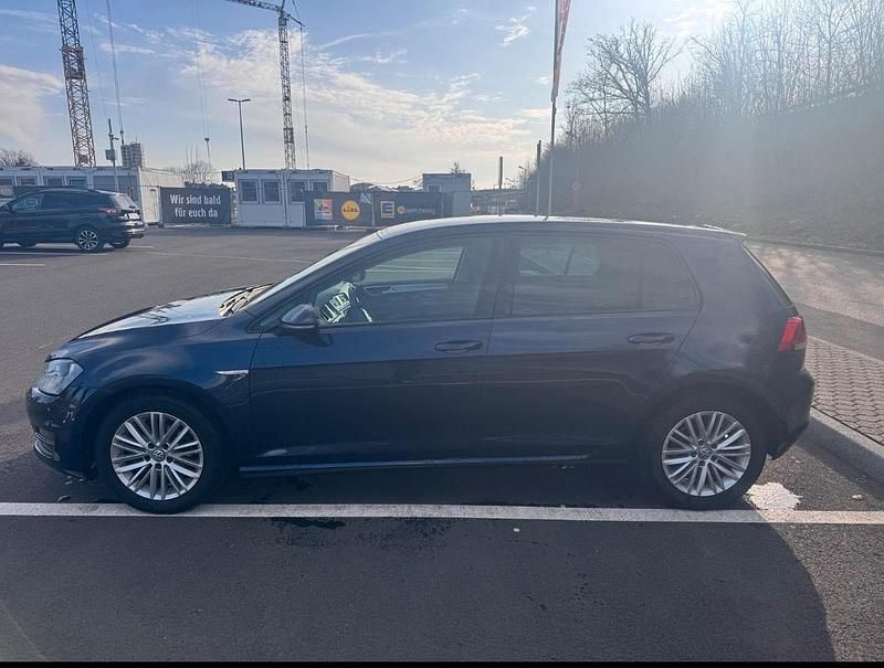 Gebraucht VW Golf VII 85 PS (62 kW) 2014 Blau Kleinwagen