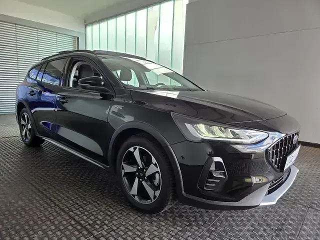 Gebraucht Ford Focus Active X 116 PS (85 kW) 2024 Schwarz Limousine
