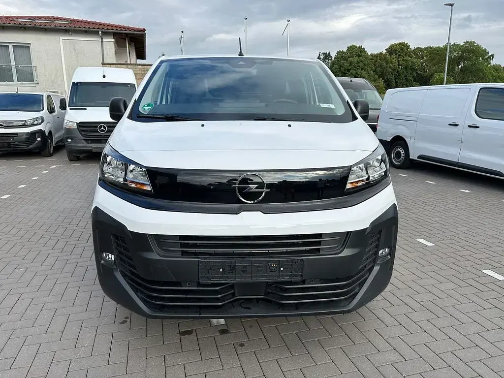 Gebraucht Opel Vivaro-e Combi Basis 144 PS (105 kW) 2025 Van / Kleinbus