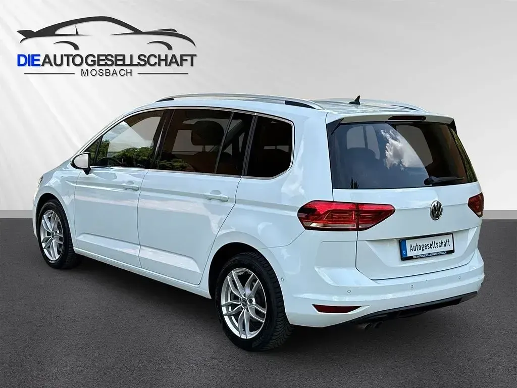 Gebraucht VW Touran Highline 150 PS (110 kW) 2018 Weiß Van / Kleinbus