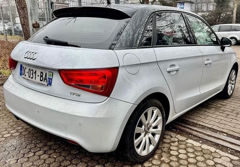 Gebraucht Audi A1 Sportback Attraction 86 PS (63 kW) 2013 Weiß Kleinwagen