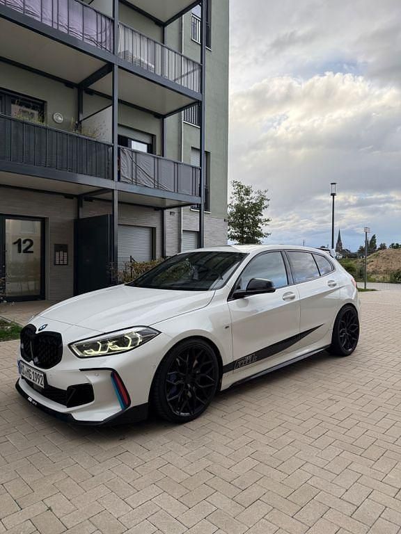 Weiß Gebraucht 2021 BMW 135 M Performance Kleinwagen | 34.500 € (Fairer Preis) - Bild 1/4