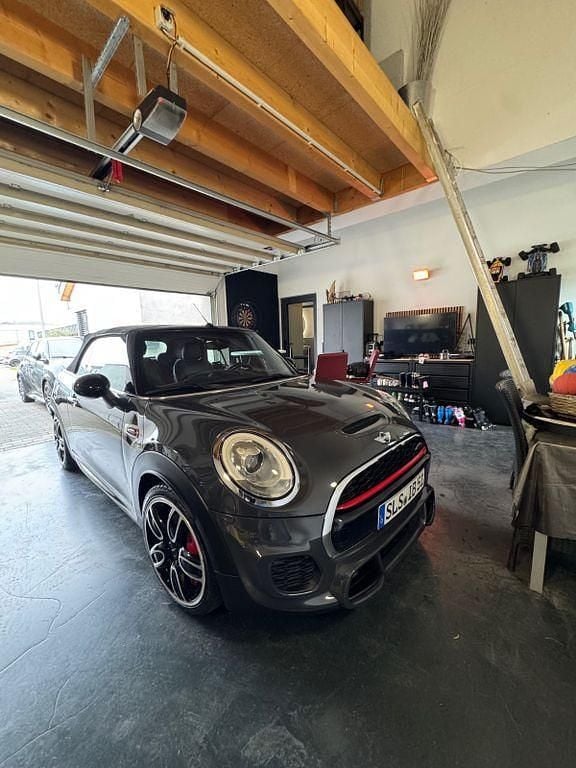 Grau Gebraucht 2017 Mini John Cooper Works Kleinwagen | 22.950 € (Guter Preis) - Bild 1/4