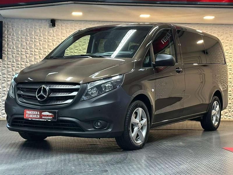 Gebraucht Mercedes Vito 190 PS (139 kW) 2017 Dolomitbraun metallic Van