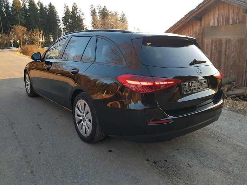 Gebraucht Mercedes C200 186 PS (136 kW) 2023 Schwarz Kombi