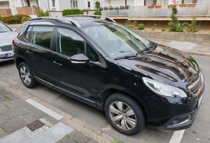 Schwarz Gebraucht 2016 Peugeot 2008 Active SUV | 9.100 € (Etwas zu teuer) - Bild 1/4