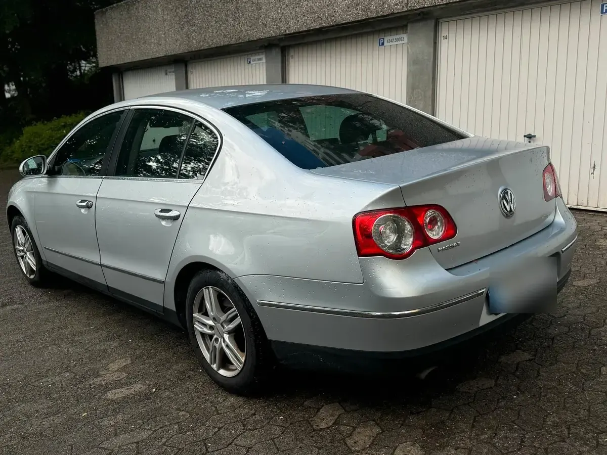 Gebraucht VW Passat 116 PS (85 kW) 2008 Silber Limousine