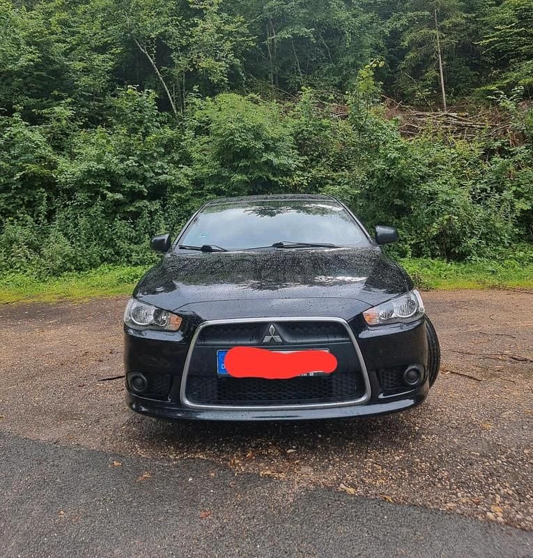 Schwarz Gebraucht 2017 Mitsubishi Lancer Limousine | 11.500 € - Bild 1/4
