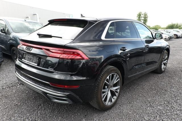 Orca schwarz metallic orca schwarz metallic Gebraucht 2021 Audi Q8 S-Line SUV | 69.569 € (Etwas zu teuer) - Bild 1/4