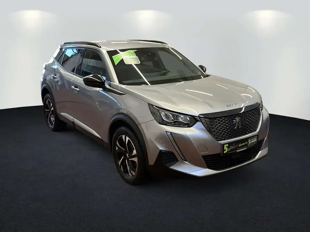 Gebraucht Peugeot 2008 Allure 131 PS (96 kW) 2023 Grau artense SUV